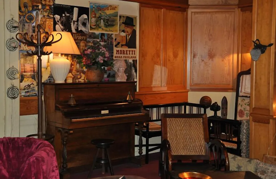 Le Vieux Carre-1
